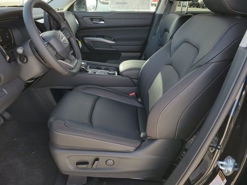 New 2026 Nissan Pathfinder SL image 6