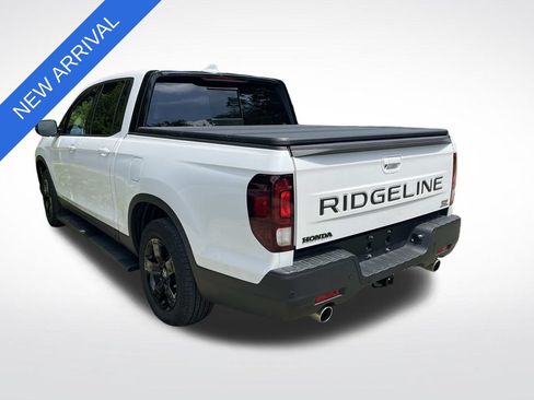 Used 2025 Honda Ridgeline Black Edition image 4