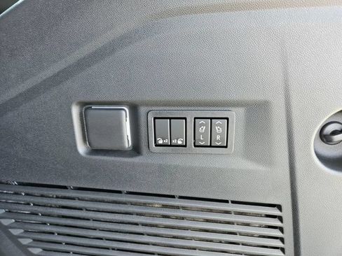 New 2026 GMC Yukon AT4 AWD/4WD image 14