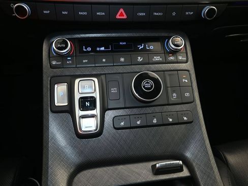 Used 2024 Hyundai Palisade Limited FWD image 18