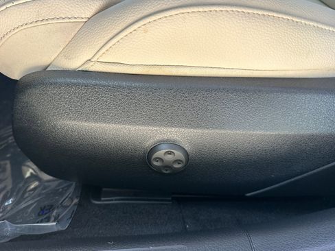 Used 2024 Mercedes-Benz C 300 Sedan image 14