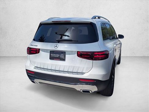 Used 2026 Mercedes-Benz GLB 250 image 2