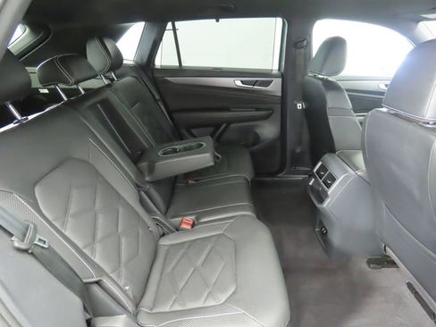 Certified 2024 Volkswagen Atlas Cross Sport SE image 20