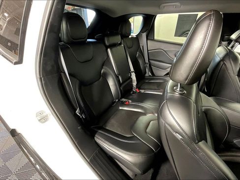 Used 2020 Jeep Cherokee Latitude Plus image 37