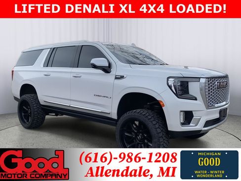 Used 2021 GMC Yukon XL Denali w/ Denali Premium Package AWD/4WD image 1