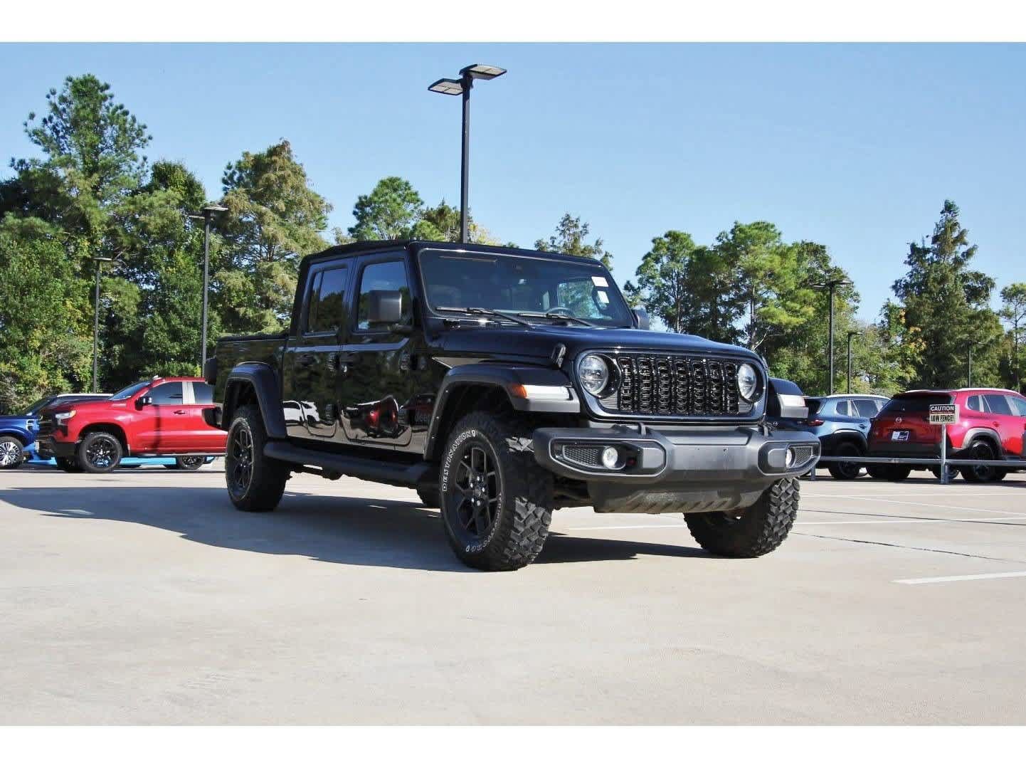 Used 2024 Jeep Gladiator Sport AWD/4WD image 4
