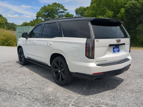 Used 2025 Cadillac Escalade Sport Platinum w/ LPO, Floor Liner Package AWD/4WD image 5