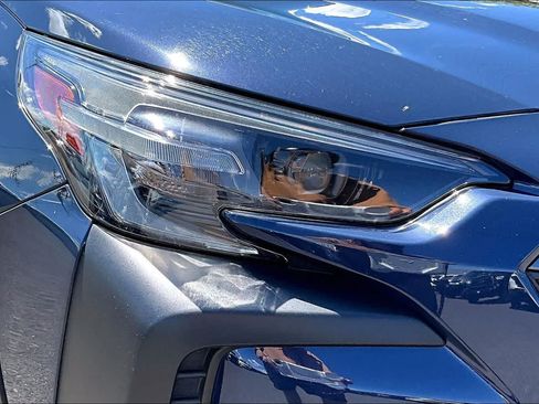 Used 2025 Subaru Outback Premium AWD/4WD image 31