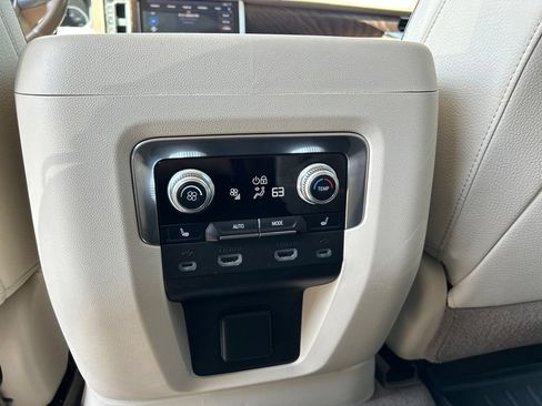 Used 2021 GMC Yukon Denali w/ Denali Premium Package AWD/4WD image 16