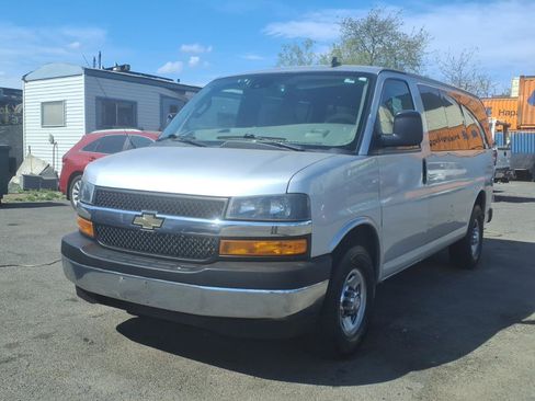 Used 2020 Chevrolet Express 2500 LT w/ LT Preferred Equipment Group image 3