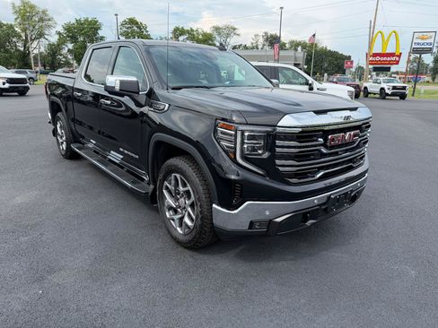 Used 2022 GMC Sierra 1500 SLT w/ SLT Premium Plus Package AWD/4WD image 6