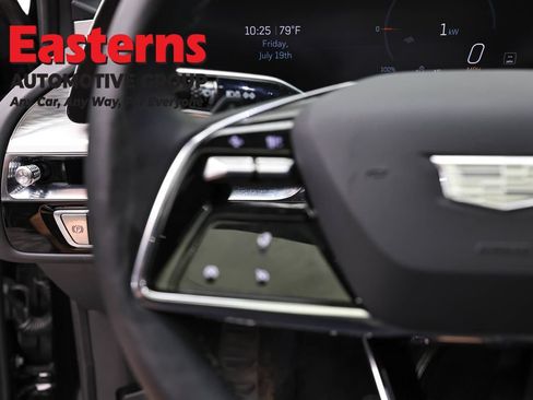 Used 2025 Cadillac Lyriq Luxury AWD/4WD image 15