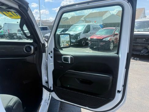 Used 2021 Jeep Wrangler Unlimited Sahara w/ Dual Top Group AWD/4WD image 55