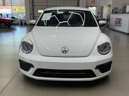 Used 2018 Volkswagen Beetle 2.0T FWD image 6