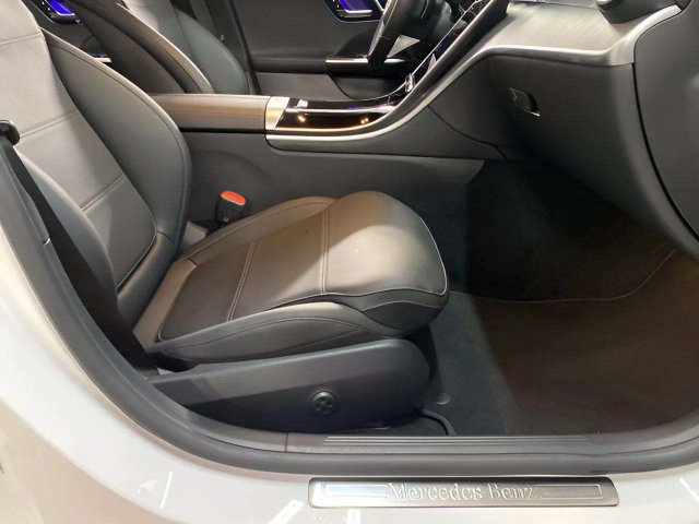 Used 2025 Mercedes-Benz C 300 Sedan image 77