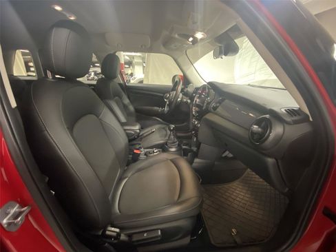Certified 2024 MINI Cooper 4-Door Hardtop FWD image 28