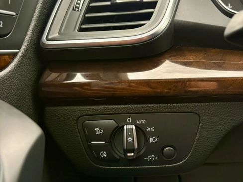 Used 2020 Audi Q5 2.0T Premium Plus w/ Premium Plus Package AWD/4WD image 37