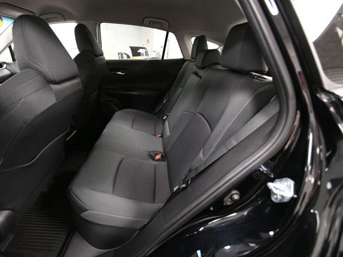 Used 2022 Toyota Venza LE image 24