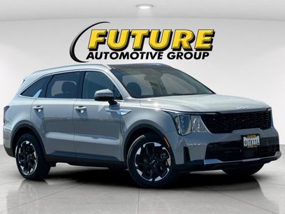 Certified 2025 Kia Sorento S w/ Panoramic Sunroof Package