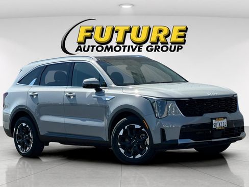 Certified 2025 Kia Sorento S w/ Panoramic Sunroof Package FWD image 1