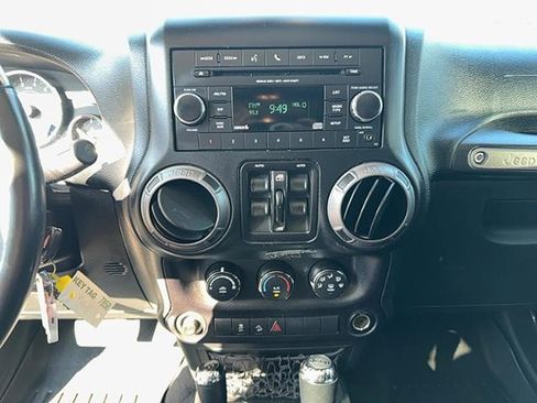 Used 2018 Jeep Wrangler Unlimited Sport S image 16