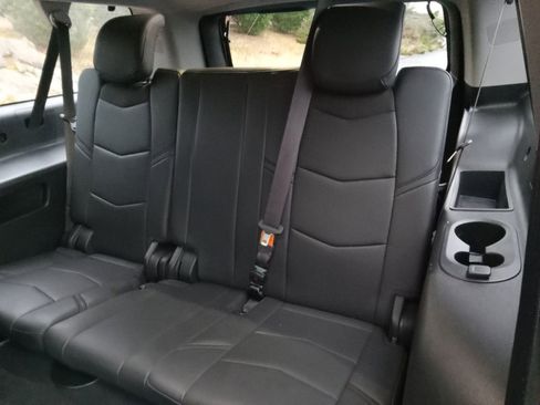 Used 2019 Cadillac Escalade ESV Luxury image 20