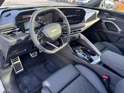 Used 2025 Audi SQ5 Premium Plus w/ Premium Plus Package AWD/4WD image 17