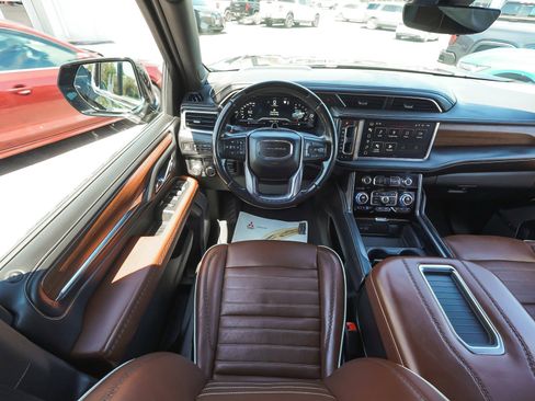 Used 2023 GMC Yukon Denali Ultimate AWD/4WD image 52