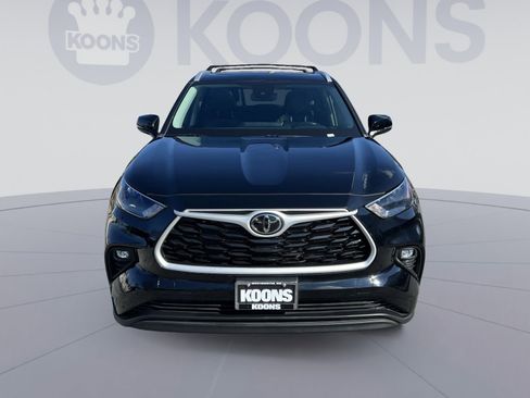 Used 2023 Toyota Highlander XLE image 11