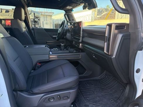 Used 2025 GMC Hummer EV 2X image 26