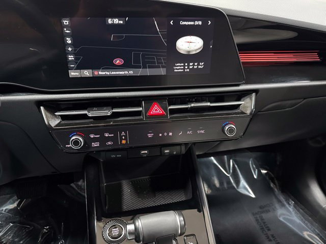 Used 2023 Kia Niro EX FWD image 17