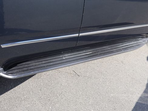 Used 2019 Chevrolet Tahoe LT image 12