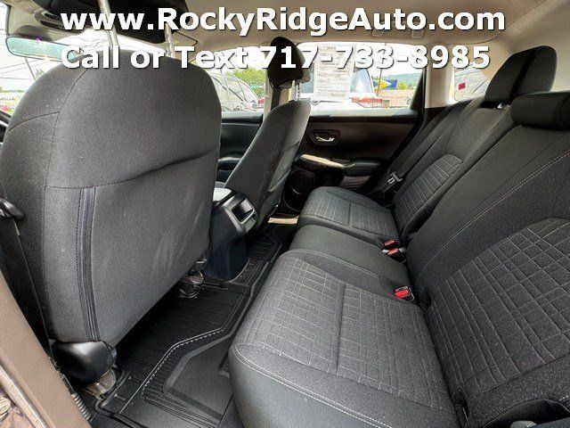 Used 2023 Honda HR-V LX image 16