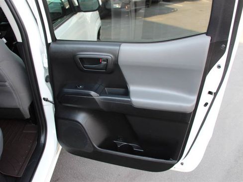 Used 2021 Toyota Tacoma SR AWD/4WD image 19