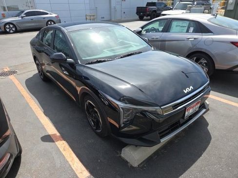 Used 2025 Kia K4 EX FWD image 2