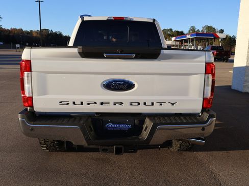 Used 2017 Ford F250 Lariat w/ Chrome Package image 8