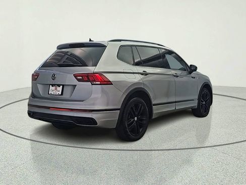 Used 2022 Volkswagen Tiguan SE R-Line FWD image 6