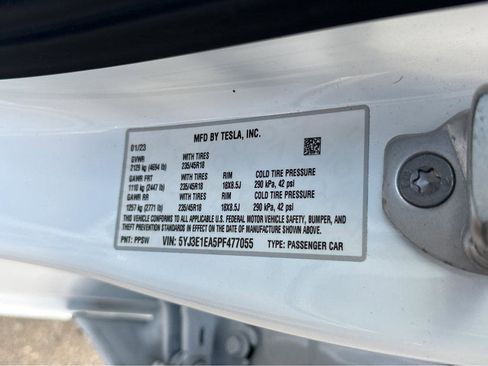 Used 2023 Tesla Model 3 Standard Range image 40