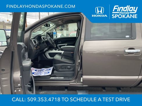 Used 2018 Nissan Titan SL w/ Chrome Package image 11