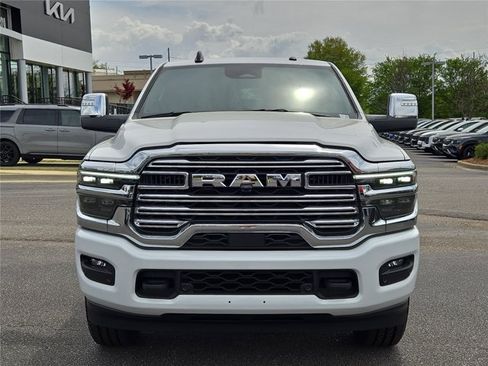 Used 2026 RAM 2500 Laramie AWD/4WD image 5