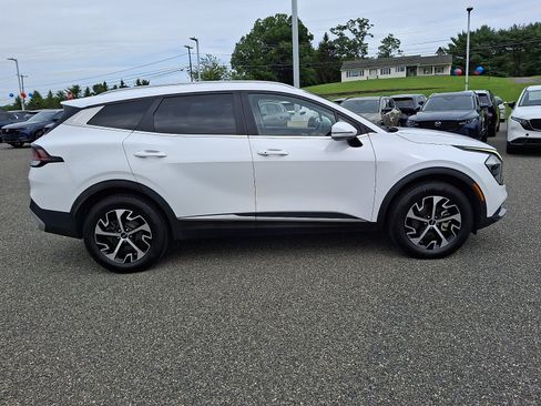 Used 2023 Kia Sportage EX AWD/4WD image 8