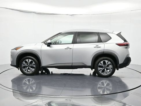 Used 2022 Nissan Rogue SV w/ SV Premium Package image 9