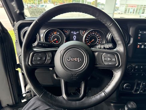 Used 2022 Jeep Wrangler Unlimited Sport AWD/4WD image 18