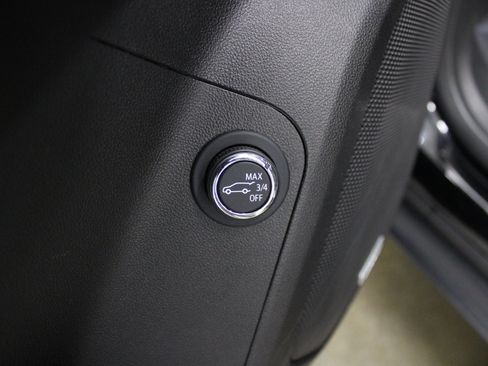 Used 2023 GMC Acadia AT4 image 14