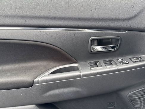 Used 2025 Mitsubishi Outlander Sport ES image 11