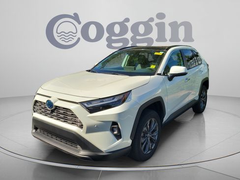 Certified 2022 Toyota RAV4 Limited AWD/4WD image 1