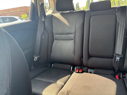 Used 2024 Nissan Rogue SV FWD image 38
