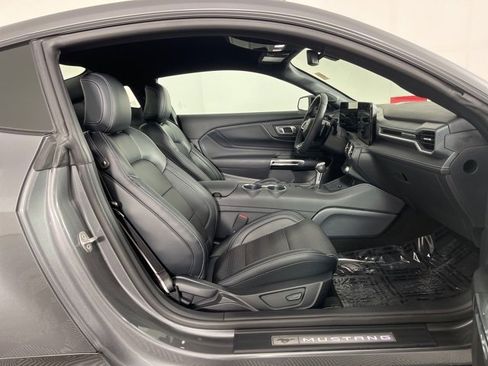 Used 2025 Ford Mustang GT Premium image 31