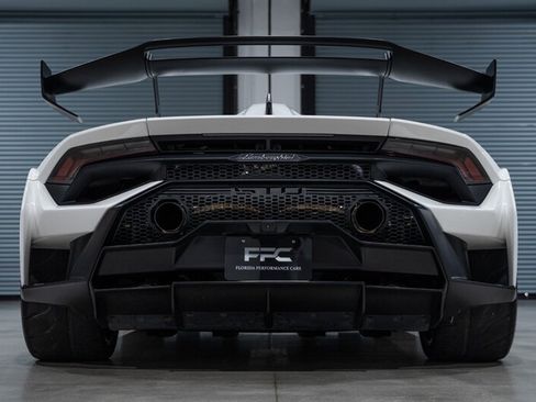 Used 2022 Lamborghini Huracan STO RWD image 69