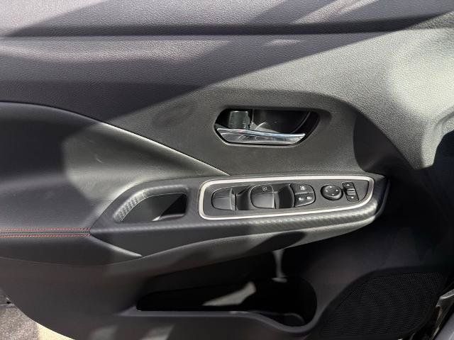 New 2025 Nissan Versa SR w/ Trunk Package FWD image 19